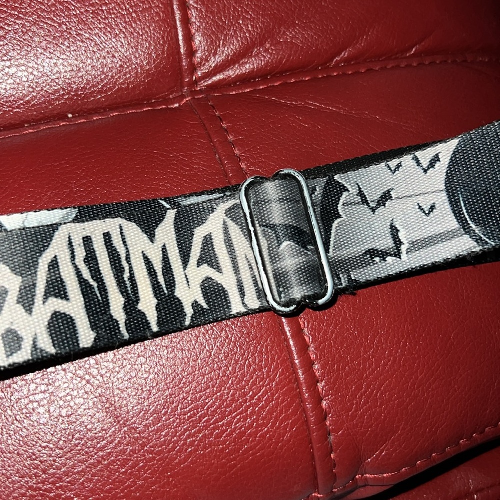 Batman Black Silver Seatbelt Belt - Bat Signals & Flying Bats BlackWhite Webbing - Picture 10 of 10